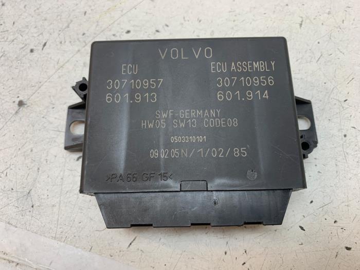 Gebruikte PDC Module Volvo XC70 (SZ) XC70 2.5 T 20V Prijs op aanvraag aangeboden door Autodemontage van de Laar