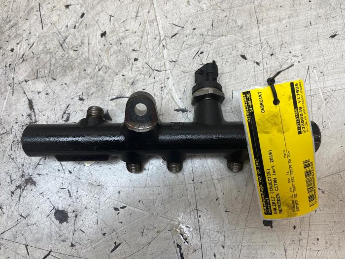 Gebruikte Injector brug Mercedes Citan (415.6) 1.5 108 CDI Euro 6 Prijs € 60,50 Inclusief btw aangeboden door Autodemontage van de Laar