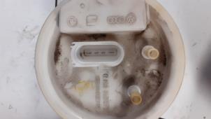 Gebruikte Benzinepomp Skoda Octavia (1U2) 1.6 GLX Prijs € 35,00 Margeregeling aangeboden door Autodemontage van de Laar