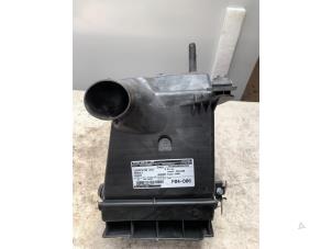 Gebruikte Luchtfilterhuis Renault Kangoo/Grand Kangoo (KW) 1.5 dCi 105 Prijs € 50,00 Margeregeling aangeboden door Autodemontage van de Laar