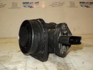 Gebruikte Luchtmassameter Volkswagen Transporter T5 1.9 TDi Prijs € 20,00 Margeregeling aangeboden door Autodemontage van de Laar