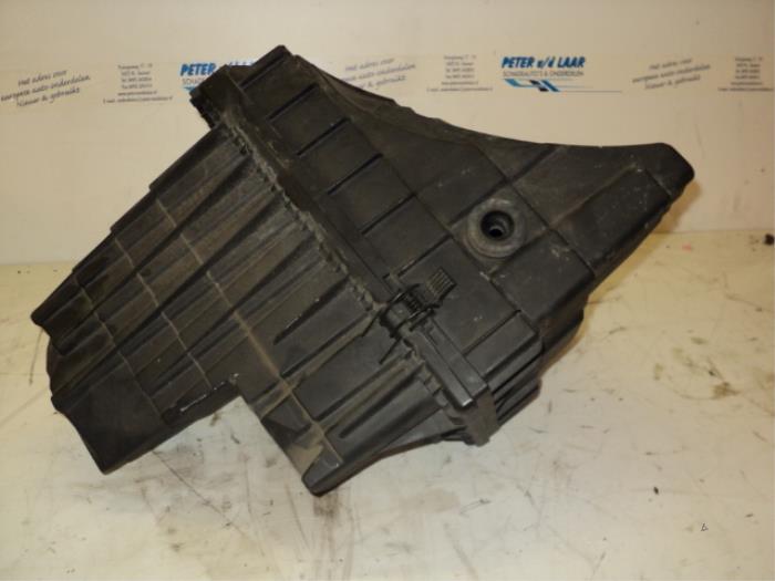 Gebruikte Luchtfilterhuis Volkswagen Transporter T5 1.9 TDi Prijs € 50,00 Margeregeling aangeboden door Autodemontage van de Laar