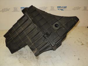 Gebruikte Luchtfilterhuis Volkswagen Transporter T5 1.9 TDi Prijs € 70,00 Margeregeling aangeboden door Autodemontage van de Laar