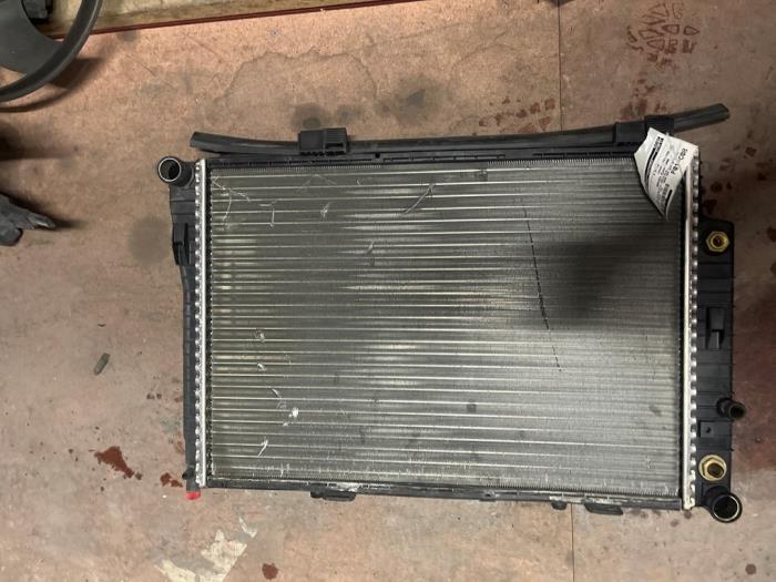 Gebruikte Radiateur Mercedes C (W202) 2.0 C-200 CGI 16V Prijs € 25,00 Margeregeling aangeboden door Autodemontage van de Laar