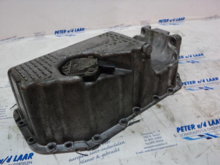 Gebruikte Carterpan Volkswagen Touran (1T1/T2) 1.6 FSI 16V Prijs € 60,00 Margeregeling aangeboden door Autodemontage van de Laar