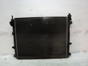 Gebruikte Radiateur Renault Clio II (BB/CB) 1.6 16V Prijs € 25,00 Margeregeling aangeboden door Autodemontage van de Laar