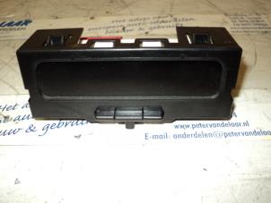 Gebruikte Display Interieur Renault Megane II (BM/CM) 1.9 dCi 120 Prijs € 50,00 Margeregeling aangeboden door Autodemontage van de Laar