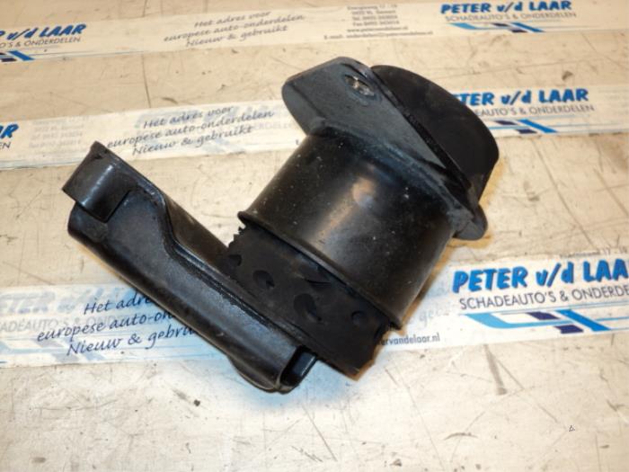 Gebruikte Motorrubber Volkswagen Polo III (6N1) 1.3i 55 Prijs € 25,00 Margeregeling aangeboden door Autodemontage van de Laar