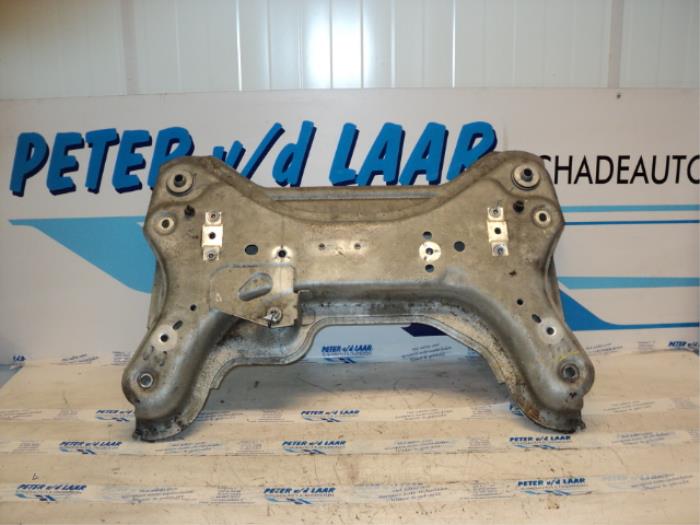 Gebruikte Subframe Renault Trafic New (JL) 2.0 dCi 16V 90 Prijs € 200,00 Margeregeling aangeboden door Autodemontage van de Laar