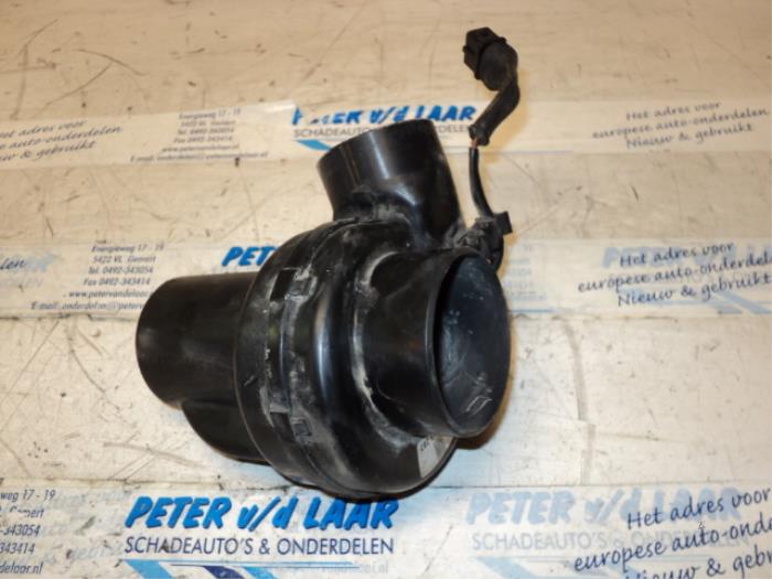 Gebruikte Luchtpomp Uitlaatgas Opel Omega B Caravan (21/22/23) 2.2 DTI 16V Prijs € 40,00 Margeregeling aangeboden door Autodemontage van de Laar