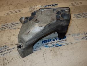 Gebruikte Motorsteun Volkswagen Transporter T5 1.9 TDi Prijs € 30,00 Margeregeling aangeboden door Autodemontage van de Laar