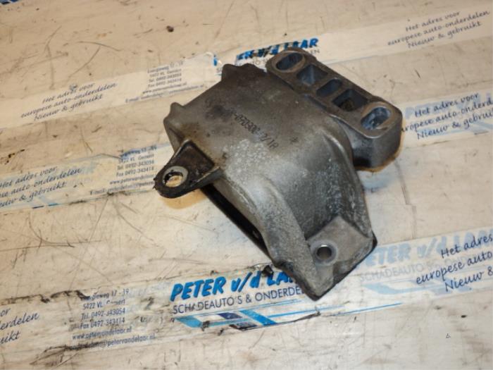 Gebruikte Motorsteun Seat Leon (1M1) 1.8 20V Prijs € 30,00 Margeregeling aangeboden door Autodemontage van de Laar
