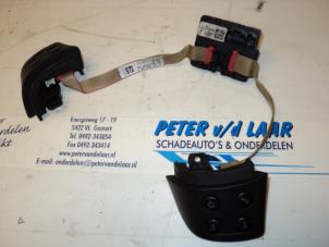 Gebruikte Radiobediening Stuur Volkswagen Touran (1T1/T2) 1.4 16V TSI 140 Prijs € 100,00 Margeregeling aangeboden door Autodemontage van de Laar