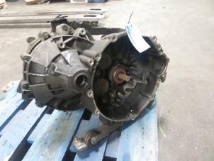 Gebruikte Versnellingsbak Volvo S80 (TR/TS) 2.4 20V 140 Prijs € 350,00 Margeregeling aangeboden door Autodemontage van de Laar
