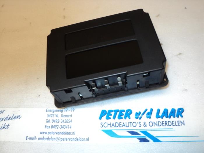 Gebruikte Display Interieur Opel Omega B (25/26/27) 2.5i V6 24V Prijs € 60,00 Margeregeling aangeboden door Autodemontage van de Laar