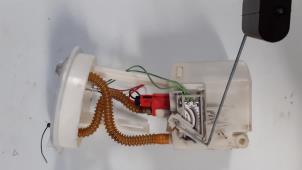 Gebruikte Benzinepomp Ford Fiesta 5 (JD/JH) 1.3 Prijs € 50,00 Margeregeling aangeboden door Autodemontage van de Laar