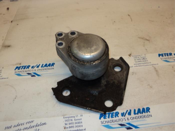 Gebruikte Motorrubber Ford Fiesta 5 (JD/JH) 1.3 Prijs € 30,00 Margeregeling aangeboden door Autodemontage van de Laar