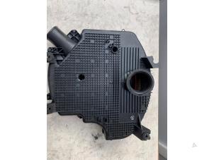 Gebruikte Luchtfilterhuis Dacia Sandero I (BS) 1.6 Prijs € 50,00 Margeregeling aangeboden door Autodemontage van de Laar