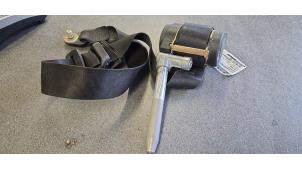 Gebruikte Veiligheidsgordel links-voor Mercedes C-Klasse Prijs € 60,00 Margeregeling aangeboden door Autodemontage van de Laar