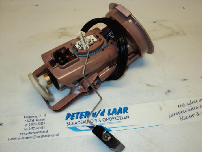 Gebruikte Tank element Pomp BMW 3 serie (E46/4) 320d 16V Prijs € 80,00 Margeregeling aangeboden door Autodemontage van de Laar