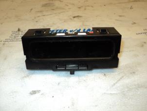 Gebruikte Display Interieur Renault Clio II (BB/CB) 1.6 16V Prijs € 35,00 Margeregeling aangeboden door Autodemontage van de Laar
