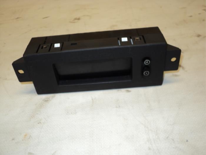 Gebruikte Display Interieur Opel Meriva (A) 1.7 CDTI 16V Prijs € 20,00 Margeregeling aangeboden door Autodemontage van de Laar