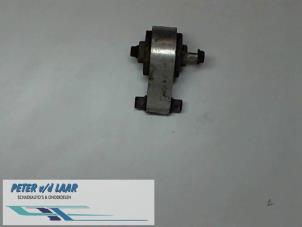 Gebruikte Motorrubber Renault Master II (JD) 2.5 dCi 16V 100 Prijs € 30,00 Margeregeling aangeboden door Autodemontage van de Laar