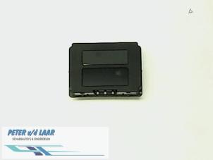 Gebruikte Display Interieur Opel Omega B Caravan (21/22/23) 2.2 16V Prijs € 70,00 Margeregeling aangeboden door Autodemontage van de Laar