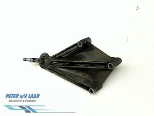 Gebruikte Motorrubber Renault Laguna II Grandtour (KG) 1.8 16V Prijs € 25,00 Margeregeling aangeboden door Autodemontage van de Laar