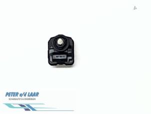 Gebruikte Koplampmotor Audi A6 Avant (C5) 2.4 V6 30V Prijs € 20,00 Margeregeling aangeboden door Autodemontage van de Laar