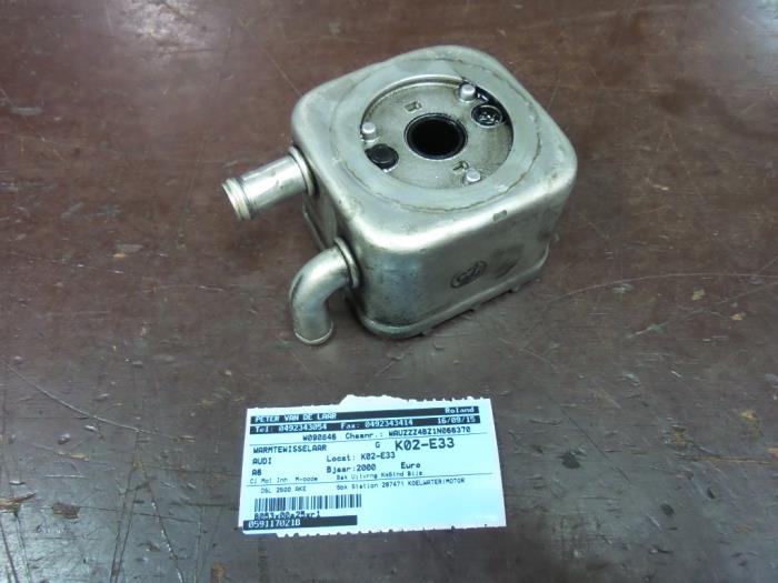 Warmtewisselaar van een Audi A6 Avant Quattro (C5) 2.5 TDI V6 24V 2000