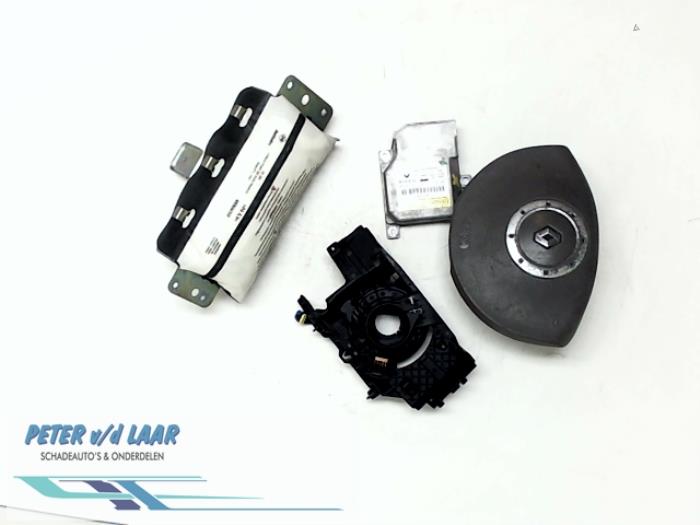 Airbag Set+Module van een Renault Kangoo/Grand Kangoo (KW) 1.5 dCi 105 2009