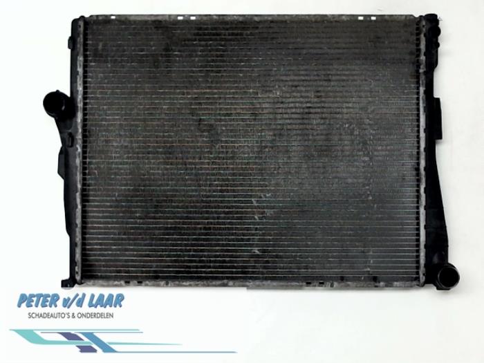 Gebruikte Radiateur BMW 3 serie (E46/4) 320d 16V Prijs € 25,00 Margeregeling aangeboden door Autodemontage van de Laar