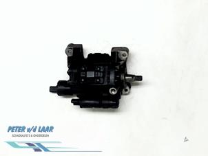 Gebruikte Dieselpomp Renault Kangoo/Grand Kangoo (KW) 1.5 dCi 105 Prijs € 300,00 Margeregeling aangeboden door Autodemontage van de Laar