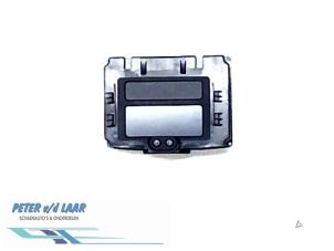 Gebruikte Display Interieur Opel Zafira (F75) 1.8 16V Prijs € 50,00 Margeregeling aangeboden door Autodemontage van de Laar