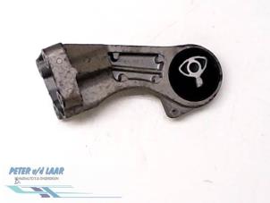 Gebruikte Motorsteun Nissan NV 400 2.3 dCi 125 16V Prijs € 35,00 Margeregeling aangeboden door Autodemontage van de Laar