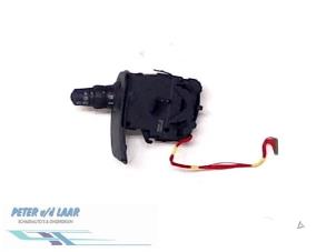 Gebruikte Pinker Schakelaar Renault Kangoo/Grand Kangoo (KW) 1.5 dCi 85 Prijs € 60,50 Inclusief btw aangeboden door Autodemontage van de Laar