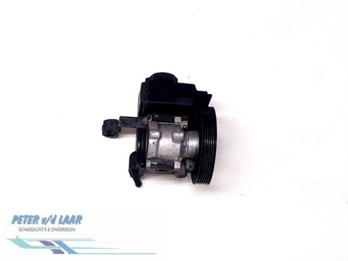Gebruikte Pomp Servo Peugeot 206 (2A/C/H/J/S) 1.1 XN,XR Prijs € 70,00 Margeregeling aangeboden door Autodemontage van de Laar