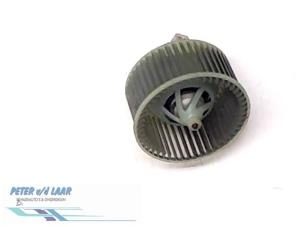 Gebruikte Aanjager Renault Trafic New (JL) 2.0 dCi 16V 90 Prijs € 50,00 Margeregeling aangeboden door Autodemontage van de Laar