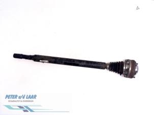 Gebruikte Aandrijfas rechts-voor Volkswagen Passat Variant (3C5) 2.0 TDI 16V 140 Prijs € 150,00 Margeregeling aangeboden door Autodemontage van de Laar