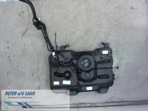 Gebruikte Tank Renault Twingo III (AH) 1.0 SCe 70 12V Prijs € 150,00 Margeregeling aangeboden door Autodemontage van de Laar