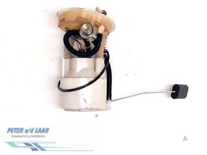 Gebruikte Benzinepomp Renault Scénic I (JA) 1.6 16V Prijs € 50,00 Margeregeling aangeboden door Autodemontage van de Laar