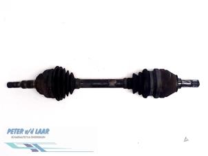 Gebruikte Homokineetas links-voor Opel Astra G (F08/48) 1.7 DTI 16V Eco4 Prijs € 50,00 Margeregeling aangeboden door Autodemontage van de Laar