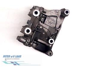 Gebruikte Motorsteun Volkswagen Transporter Prijs € 50,00 Margeregeling aangeboden door Autodemontage van de Laar