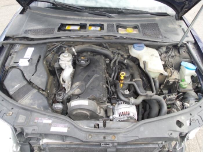 Gebruikte Motor Volkswagen Passat Variant (3B6) 1.9 TDI 100 Prijs € 400,00 Margeregeling aangeboden door Autodemontage van de Laar