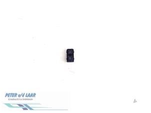 Gebruikte Schakelaar Audi A4 (B6) 2.0 20V Prijs € 20,00 Margeregeling aangeboden door Autodemontage van de Laar