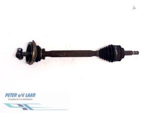 Gebruikte Steekas links-voor Renault Megane Scénic (JA) 1.6 16V RT,RXE,RXT Prijs € 50,00 Margeregeling aangeboden door Autodemontage van de Laar