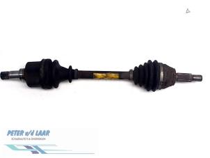 Gebruikte Aandrijfas links-voor Ford Ka I 1.6i SportKa Prijs € 50,00 Margeregeling aangeboden door Autodemontage van de Laar