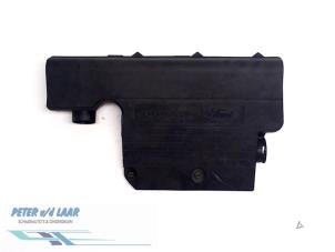 Gebruikte Luchtfilterhuis Ford Fiesta 5 (JD/JH) 1.4 16V Prijs € 50,00 Margeregeling aangeboden door Autodemontage van de Laar