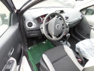 Gebruikte Module + Airbag Set Renault Clio III (BR/CR) 1.6 16V Prijs op aanvraag aangeboden door Autodemontage van de Laar